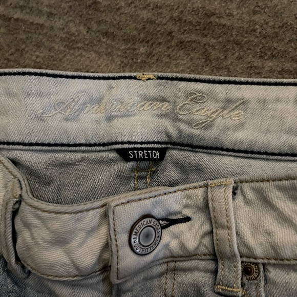 Too small - Picture 3 of 3